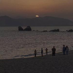 一女多夫好涨四根3H视频
